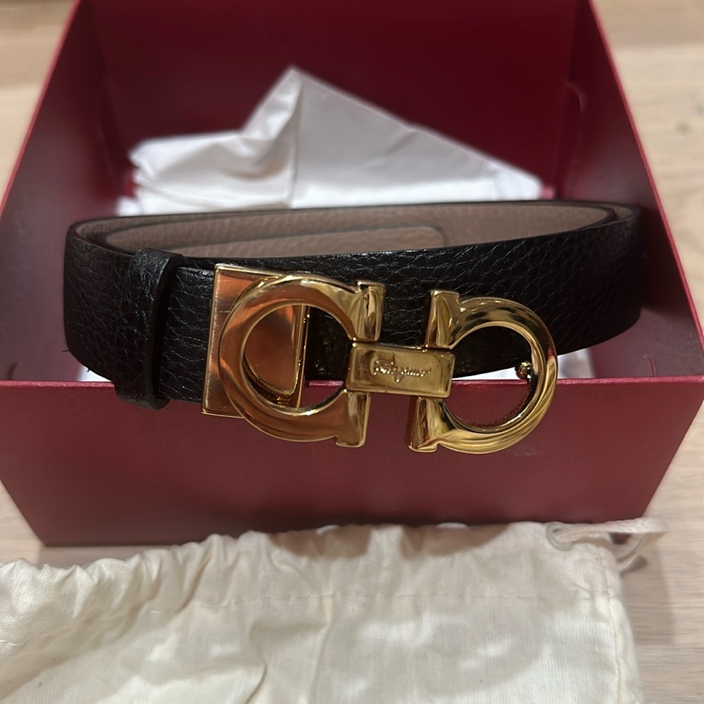 Ferragamo pre-owned Reversible and adjustable Gancini belt in Caraway Seed/Black